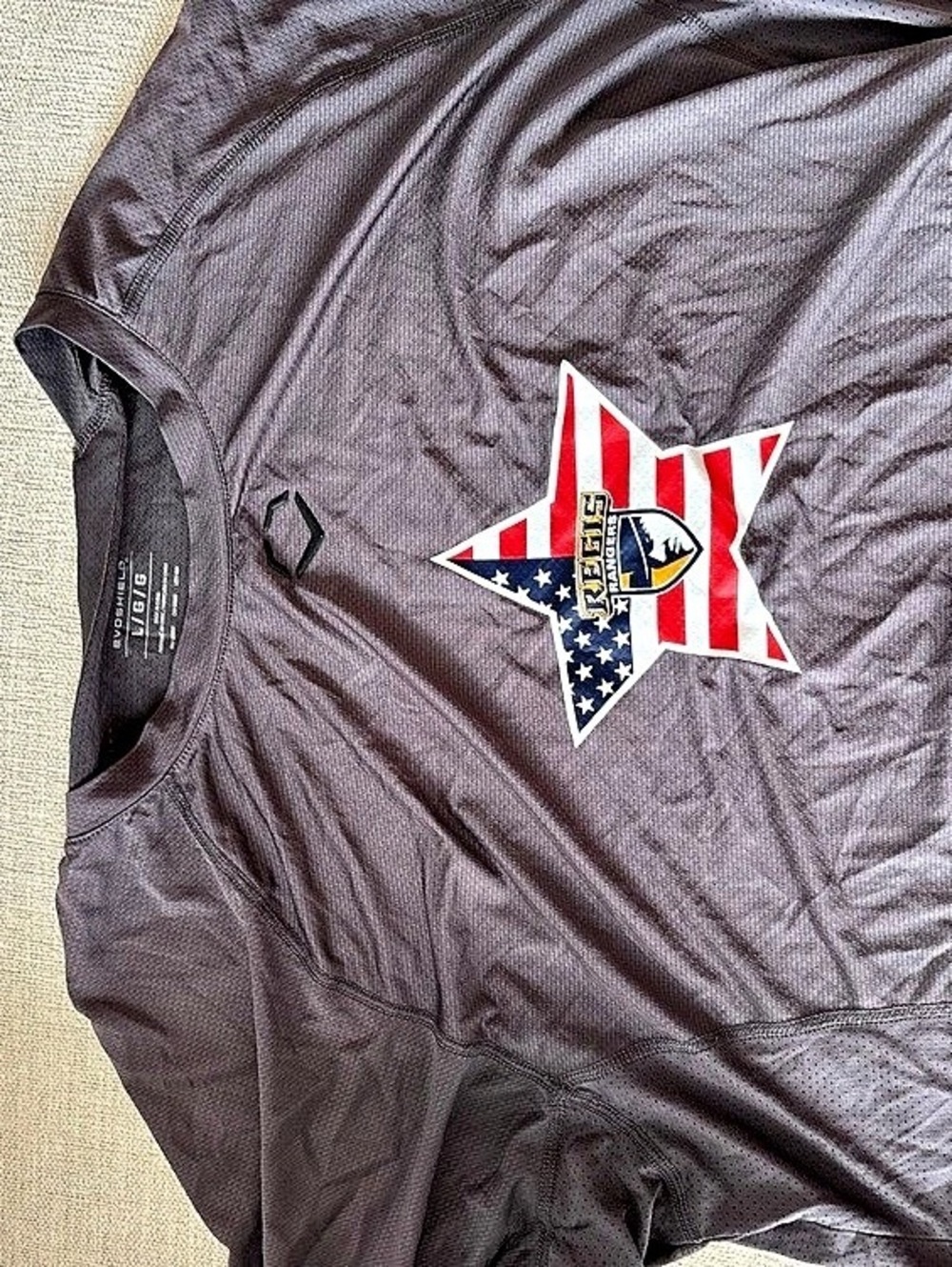 EvoShield Regis Rangers Athletic T-Shirt – Gray / Large
Gray short-sleeve train